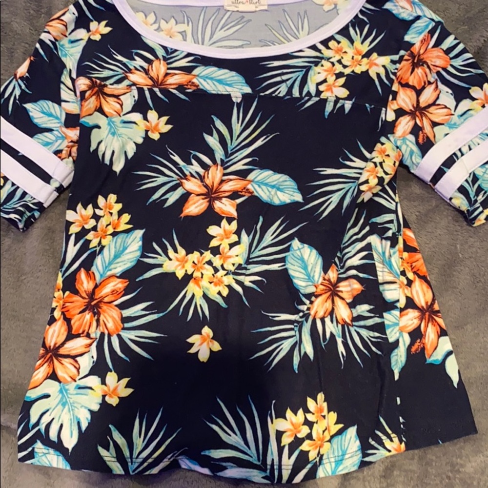 Really cute soft Hawaiian shirt